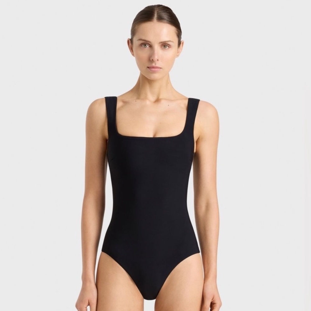 NEW Bondi Born Mackinley One Piece Swimsuit Black Size Small
